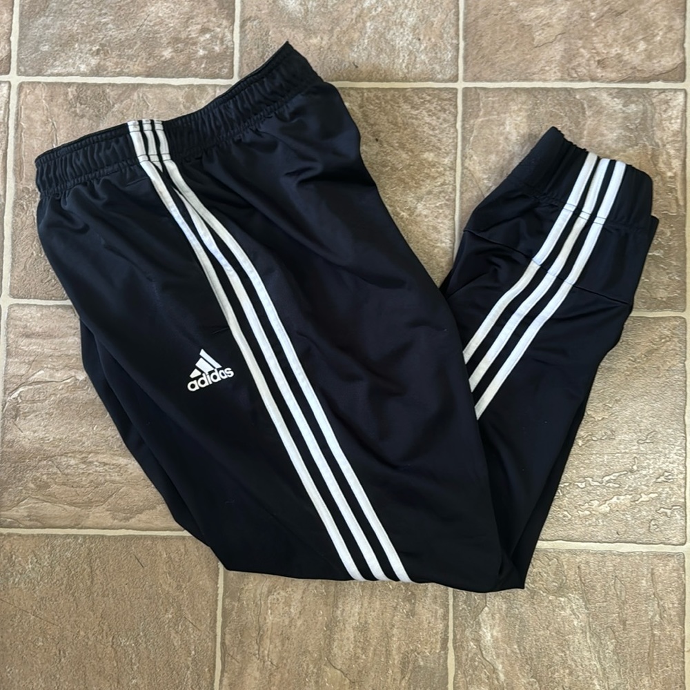 XL Adidas 3-Stripes Jogger Pants Black/White with pockets. Very good condition.